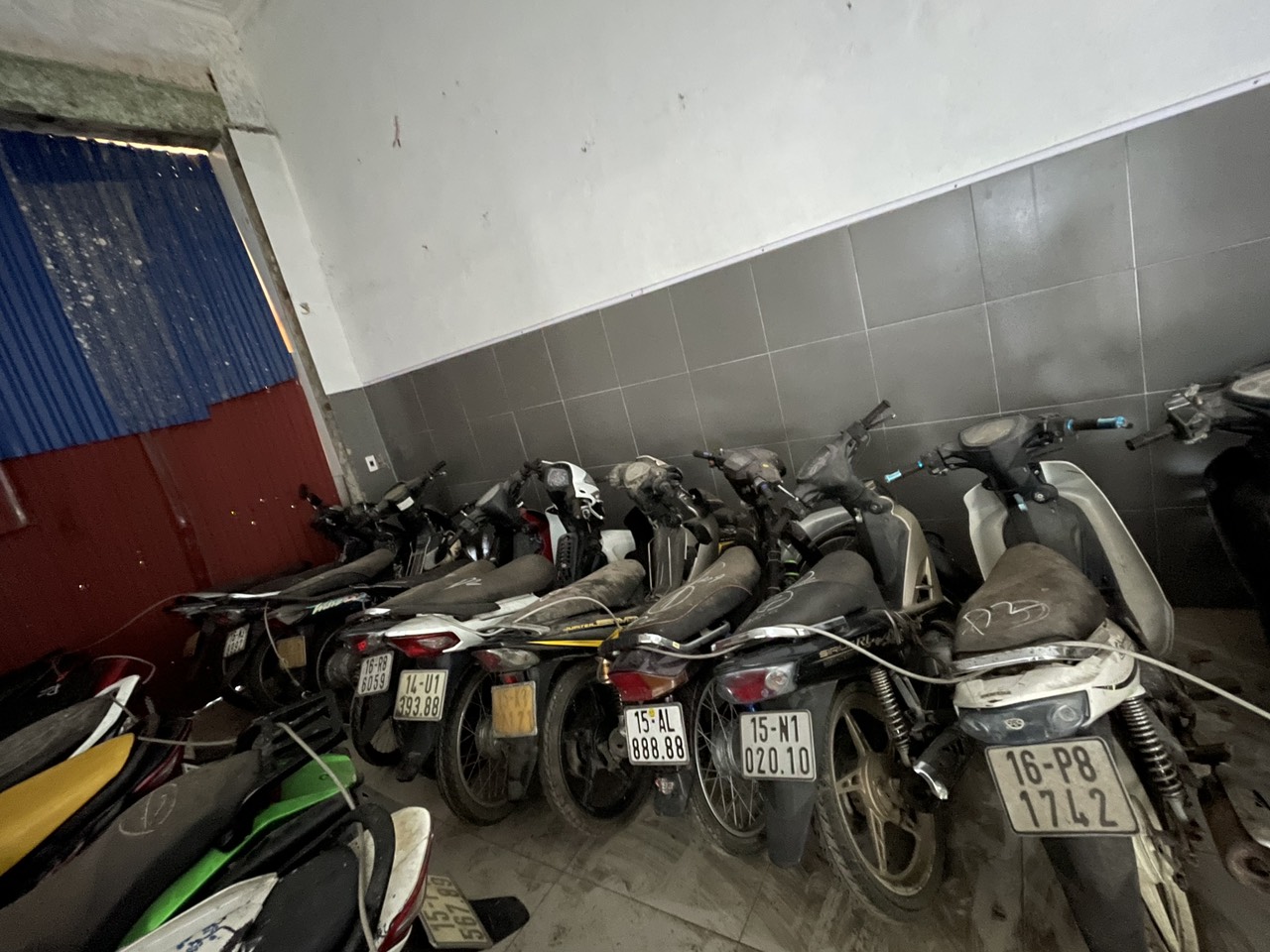 Công an huyện Kiến Thụy thông báo truy tìm chủ sở hữu 30 phương tiện giao thông quá thời hạn tạm giữ